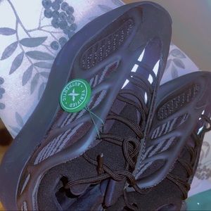 Yeezy 700 V, I bought it a month ago it is 100% authentic